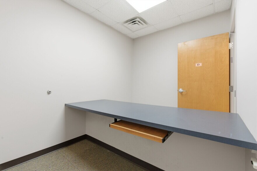 More Photos Of 1612 N Osteopathy, Kirksville Office For Sale