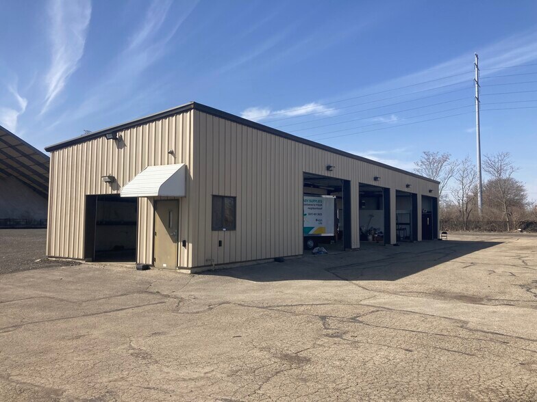 More Photos Of 445 N Findlay St, Dayton Industrial For Lease