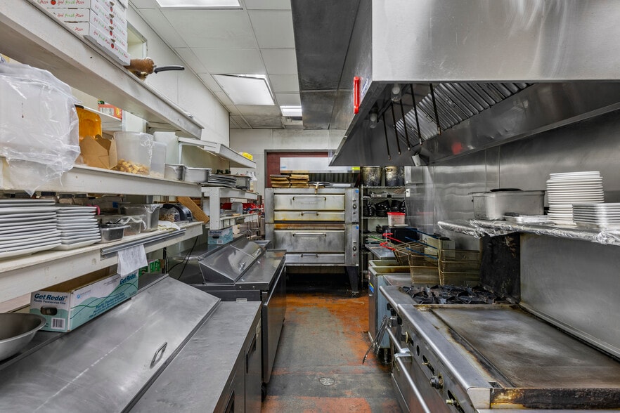 More Photos Of 234 SW 5th St, Grants Pass Restaurant For Sale