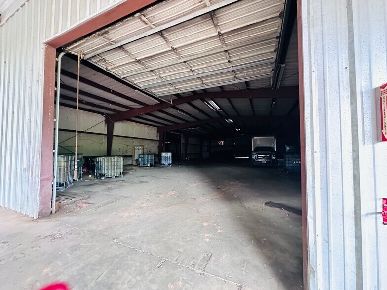 More Photos Of 2640 Hwy 259, Daingerfield Warehouse For Sale