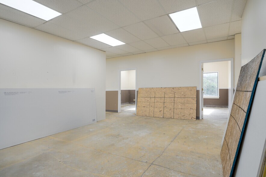More Photos Of 3900 S 7th St, Terre Haute Office For Sale