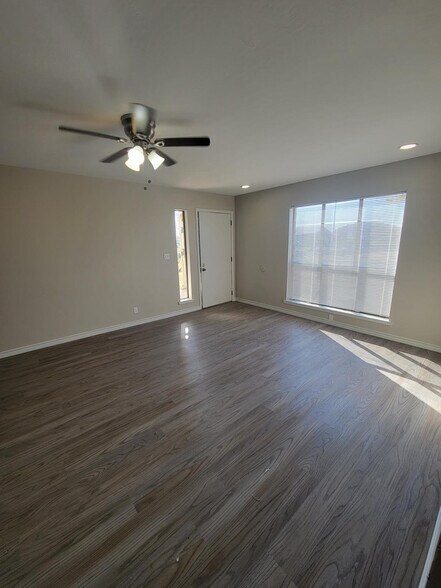 More Photos Of 2600 N Hobart St, Pampa Apartments For Sale