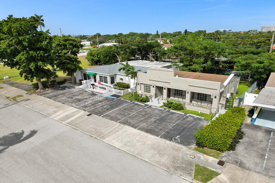 More Photos Of 51 E Commercial Blvd, Fort Lauderdale Medical For Sale