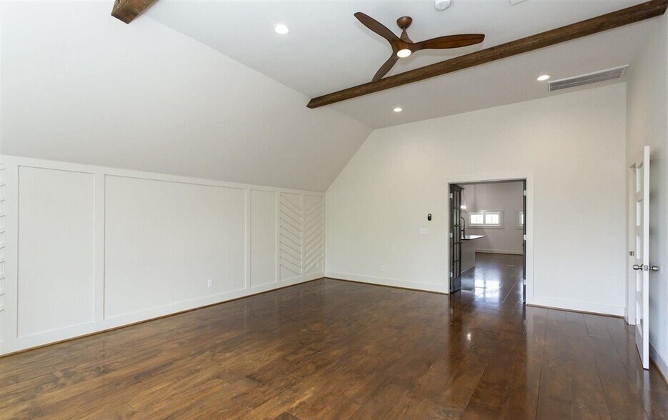 More Photos Of 911 Creekside Ct, Helena Storefront Retail Residential For Sale