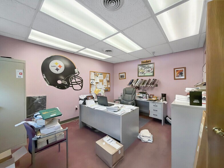 More Photos Of 850-992 Eisenhower Blvd, Johnstown Medical For Sale