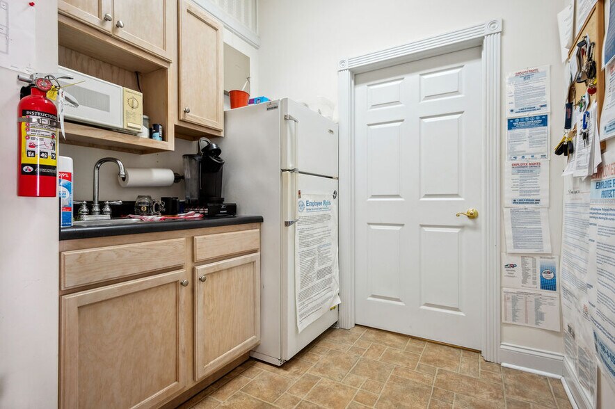 More Photos Of 1212-1216 Gum Branch Rd, Jacksonville General Retail For Sale