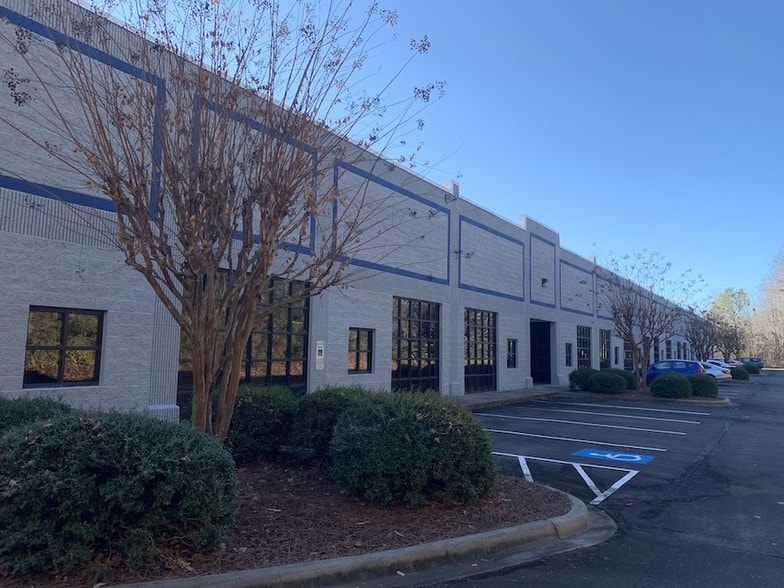 More Photos Of 141 Cupped Oak Dr, Stallings Warehouse For Lease