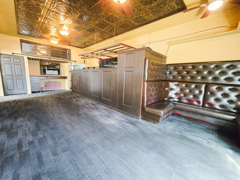 More Photos Of 10560 82nd Ave NW, Edmonton Restaurant For Sale