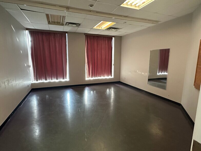 More Photos Of 20962 Dalton Rd, Georgina Unknown For Lease