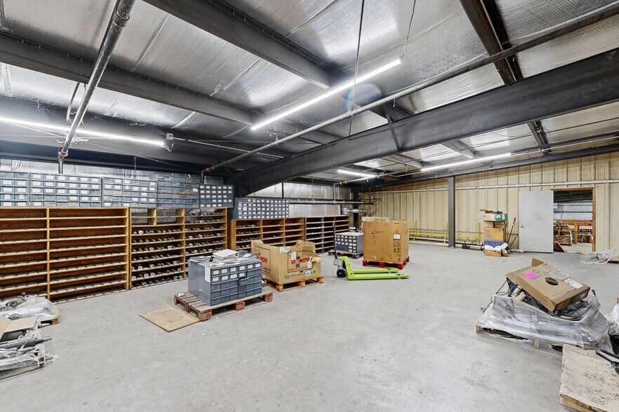 More Photos Of 777 Weaver Blvd, Wapello Industrial For Sale