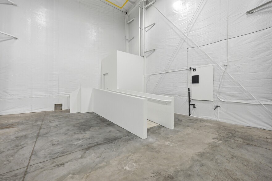 More Photos Of 453 Airport Rd, Greenville Airplane Hangar For Lease