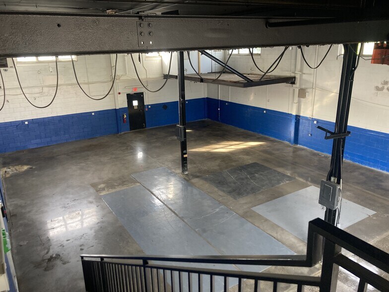 More Photos Of 38 Main St, Little Ferry Warehouse For Lease