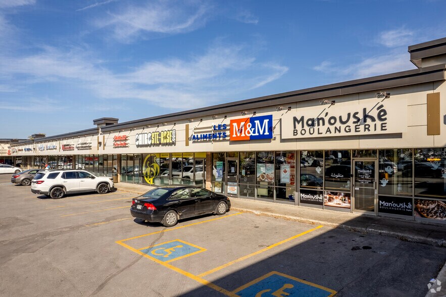 Primary Photo Of 550-580 Boul Curé-Labelle, Laval Storefront For Lease
