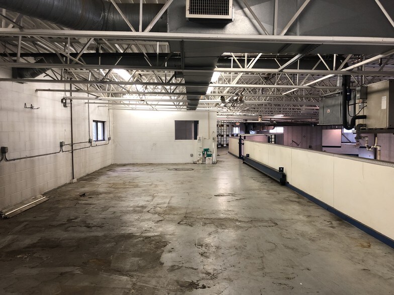 More Photos Of 4585 Printers Ct, White Plains Warehouse For Lease