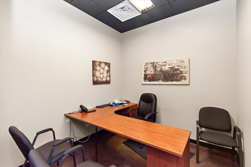 More Photos Of 923 Nashville Pike, Gallatin Storefront Retail Office For Lease