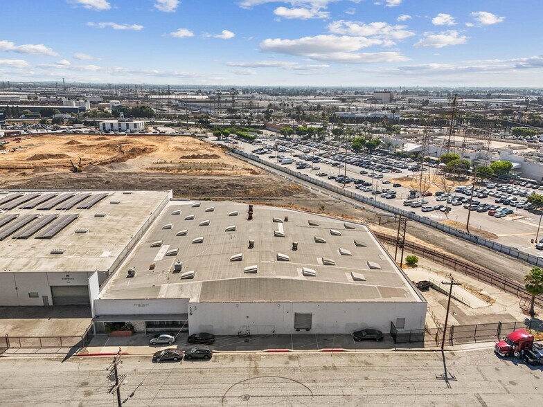 More Photos Of 6310 Corsair St, Commerce Manufacturing For Sale