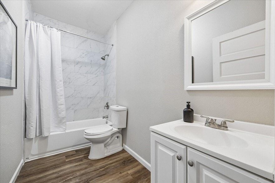 More Photos Of 1812 Kane St, Houston Office Residential For Sale