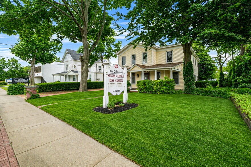 More Photos Of 147 N Ocean Ave, Patchogue Office For Sale