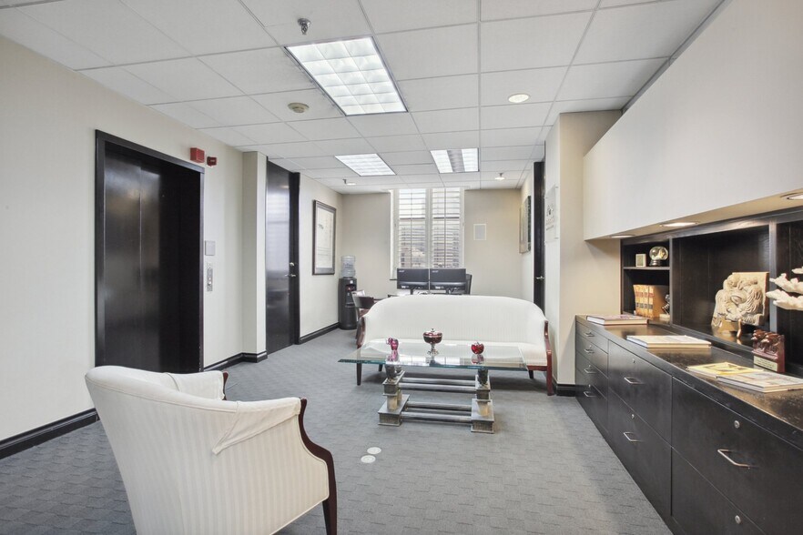 More Photos Of 1601 Arapahoe St, Denver Office For Lease