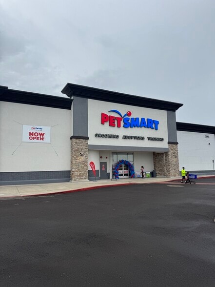 More Photos Of 2055 N Alma School Rd, Chandler Unknown For Lease
