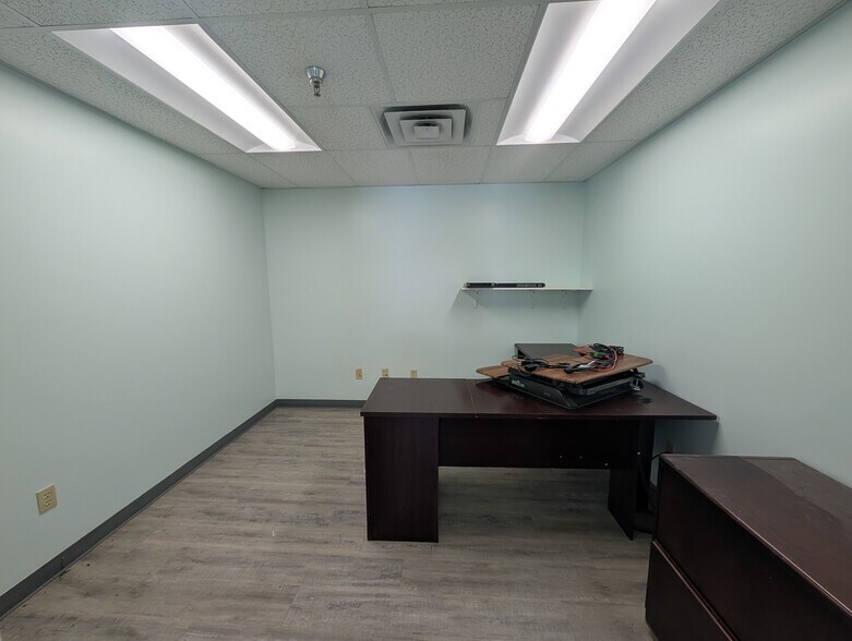 More Photos Of 4737 Adams Rd, Hixson Light Manufacturing For Lease