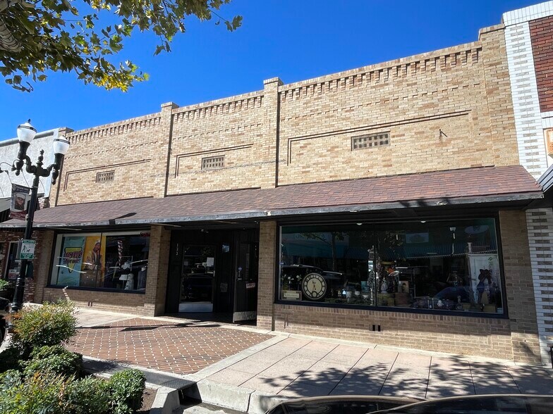 Primary Photo Of 133 N Main St, Lake Elsinore Storefront For Sale