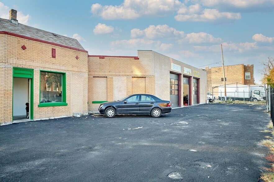 More Photos Of 3800 W Division St, Chicago Auto Salvage Facility For Lease