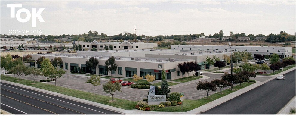 More Photos Of 9925-9939 Emerald St, Boise Flex For Lease