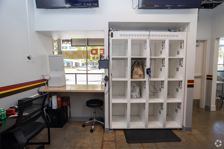 More Photos Of 1060 E Colorado Blvd, Pasadena Storefront For Lease
