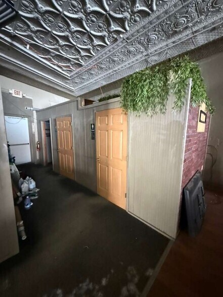 More Photos Of 116-118 W North St, Fostoria Storefront Retail Office For Sale