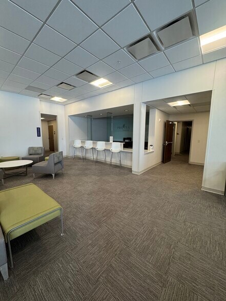 More Photos Of 3119 Woodman Dr, Altoona Medical For Lease