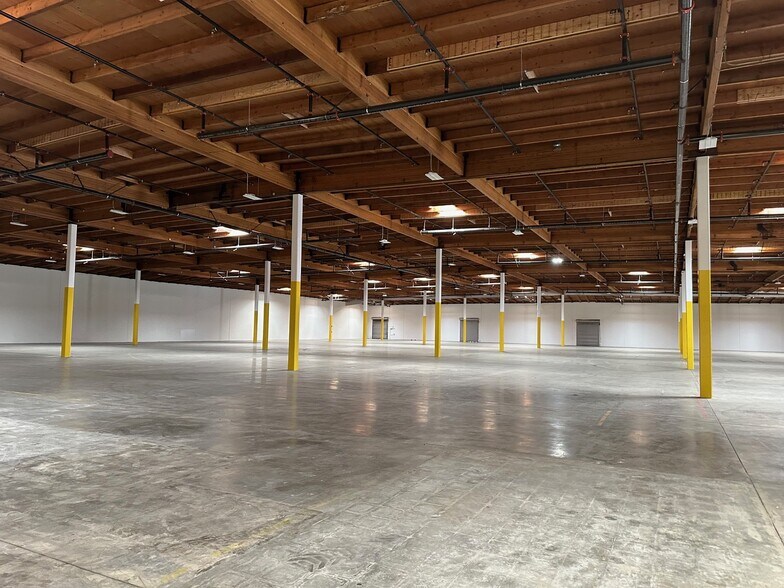 More Photos Of 2850 E El Presidio St, Long Beach Industrial For Sale