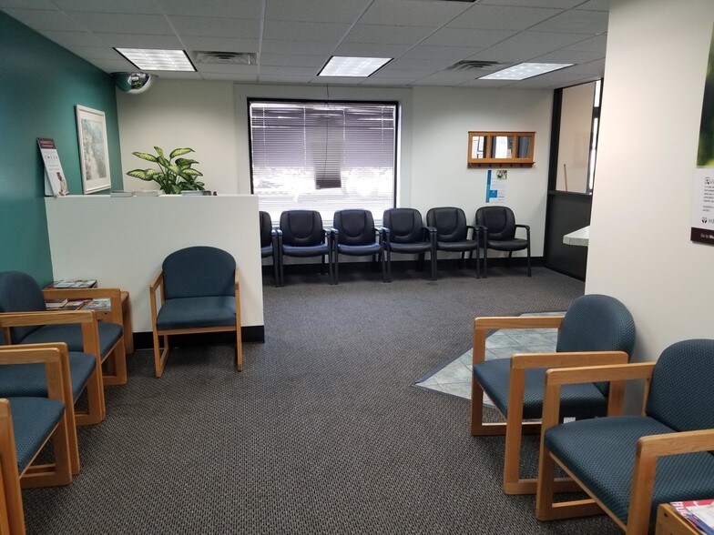 More Photos Of 420 Whitehall Rd, Muskegon Storefront Retail Office For Lease