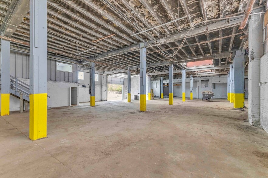 More Photos Of 7424 Bessemer Ave, Cleveland Warehouse For Sale