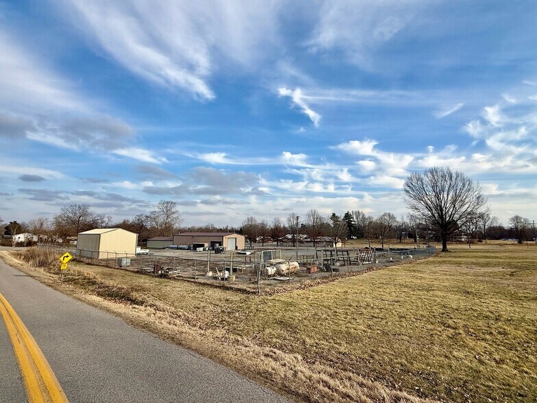 More Photos Of 2876 Kentucky 109, Clay Warehouse For Sale