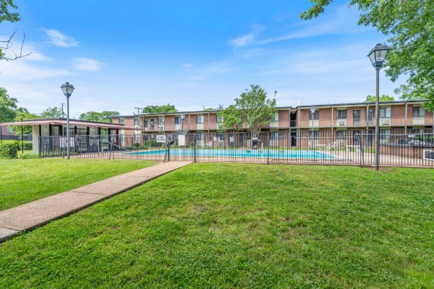 More Photos Of , Nashville Multifamily For Sale