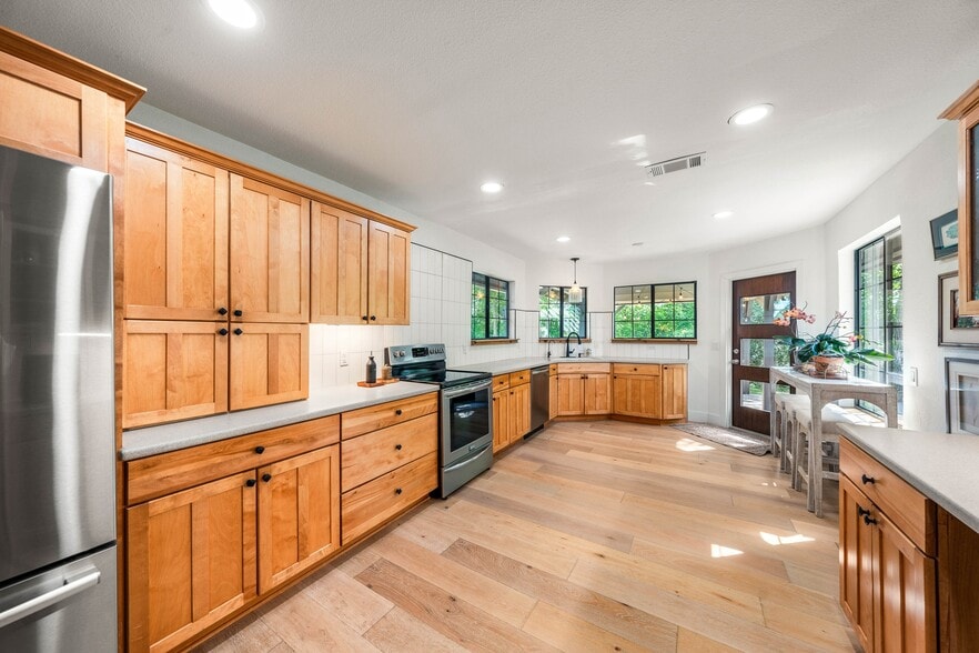 More Photos Of 4158 Creek Rd, Temple Specialty For Sale