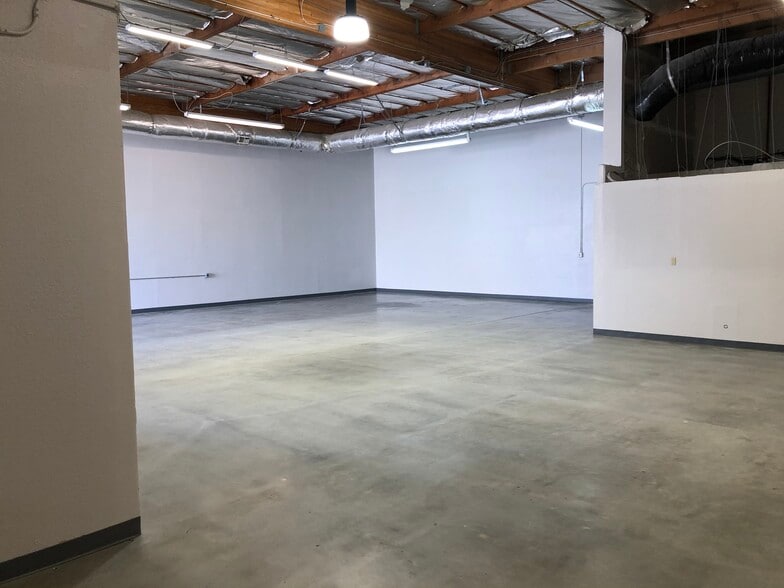 More Photos Of 1002-1004 Hanson Ct, Milpitas Manufacturing For Lease