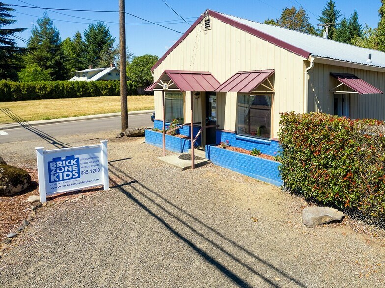 More Photos Of 2213 E St, Washougal Freestanding For Lease