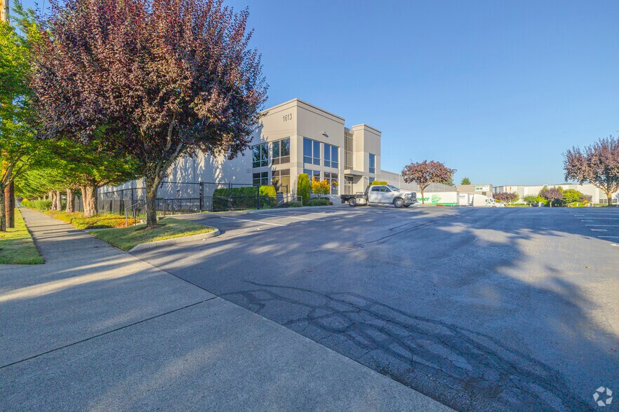 More Photos Of 1613 132nd Ave E, Sumner Distribution For Lease