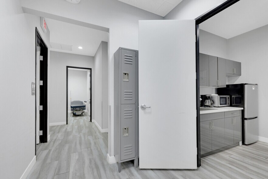 More Photos Of 375 N Stephanie St, Henderson Medical For Sale