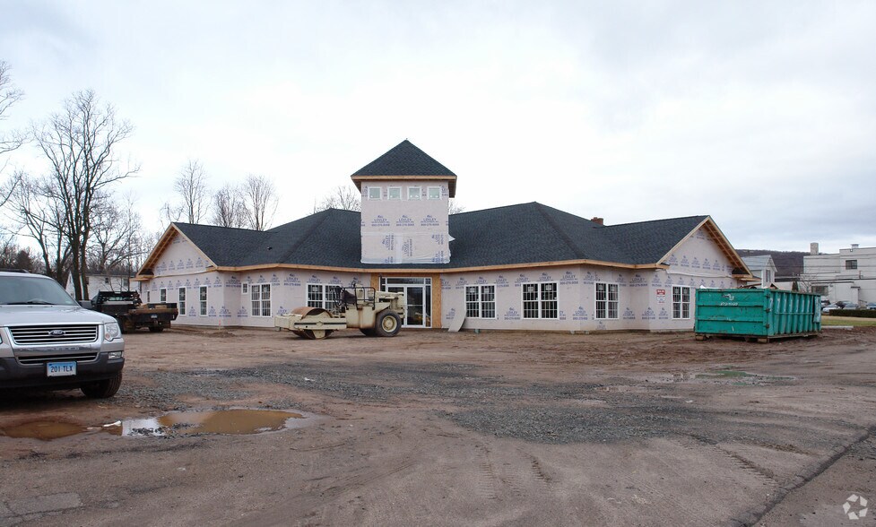 More Photos Of 72 Pine St, Bristol Medical For Sale