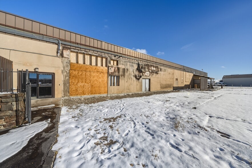 More Photos Of 189 Arden Dr, Belgrade Industrial For Lease
