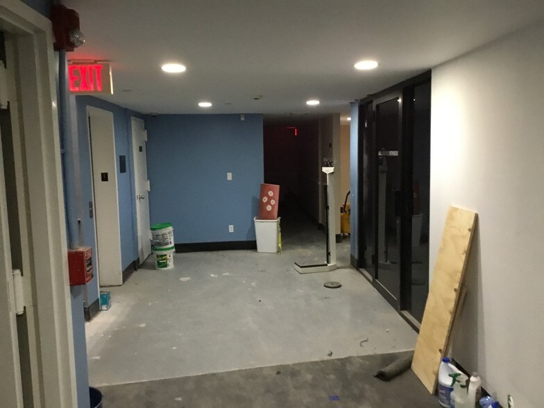 More Photos Of 132 N Wellwood Ave, Lindenhurst Storefront Retail Office For Sale