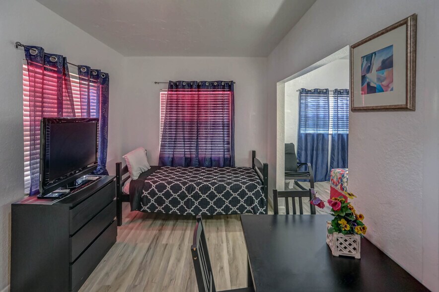 More Photos Of 1419 S Federal Hwy, Hollywood Hotel For Sale