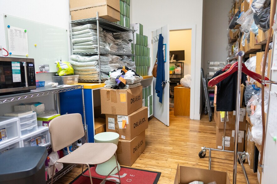 More Photos Of 250 N Red Cliffs Dr, St George Storefront For Lease