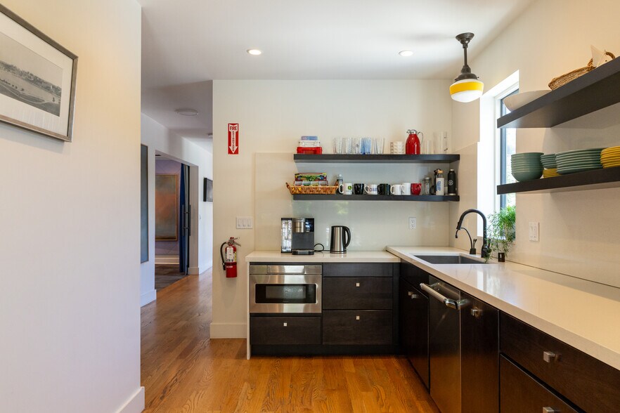 More Photos Of 1913-1915 Hyperion Ave, Los Angeles Loft Creative Space For Sale