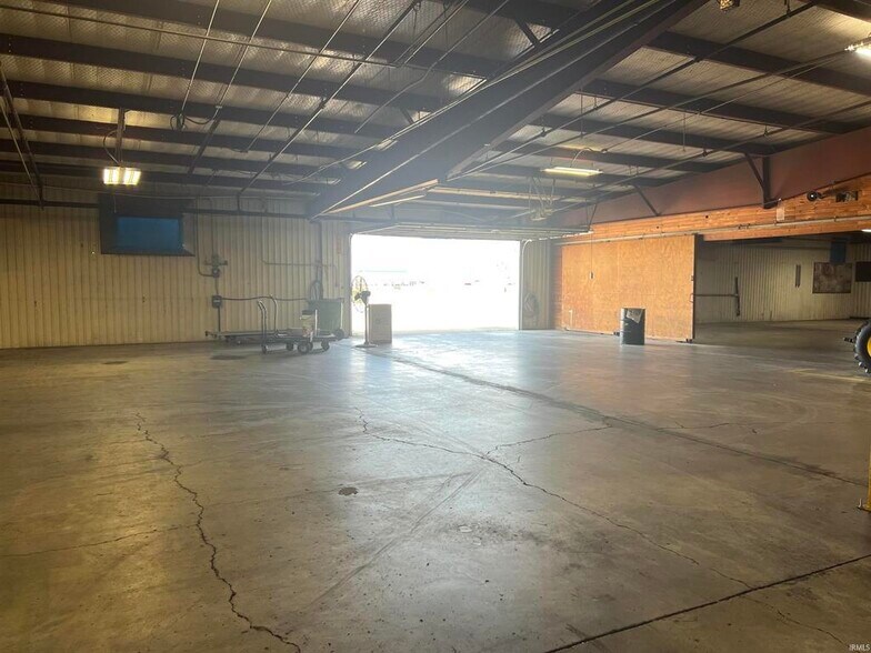 More Photos Of 1015 W 9th St, Mount Carmel Warehouse For Sale