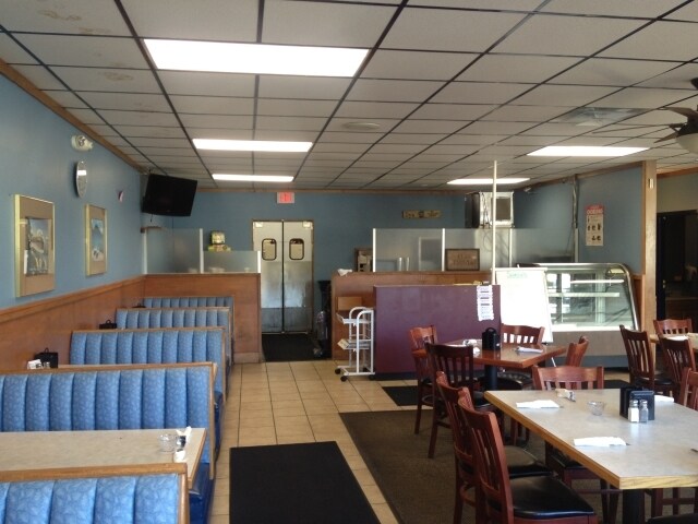 More Photos Of 1723 Quaker Rd, Barker Restaurant For Sale