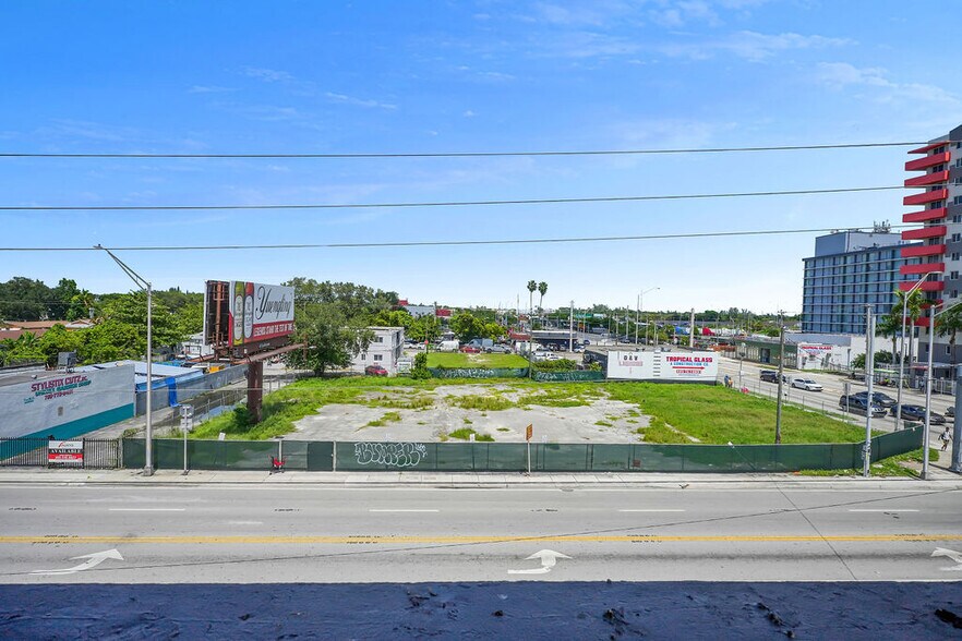 More Photos Of 728 NW 79 Street, Miami Bar For Sale